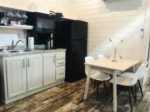 Lakefront Property Two Bedroom #35 At Long Cove Resort