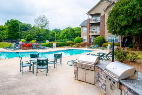 Apartamento Viagem Spacious 2br With Gym, Pool & Balcony