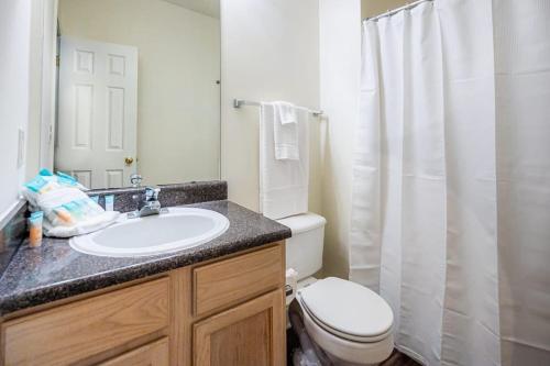 Apartamento Viagem Spacious 2br With Gym, Pool & Balcony