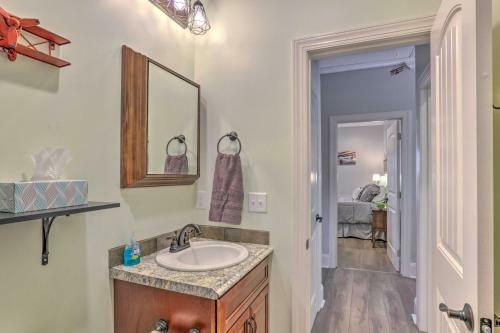 Apartamento Airplane Hangar Home Quarter Mi To Downtown