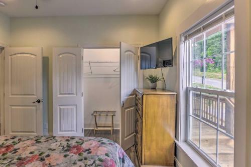 Apartamento Airplane Hangar Home Quarter Mi To Downtown
