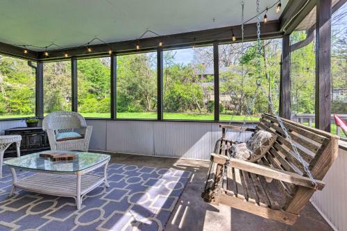 Dog-friendly Home With Yard 1 Mi To Downtown!