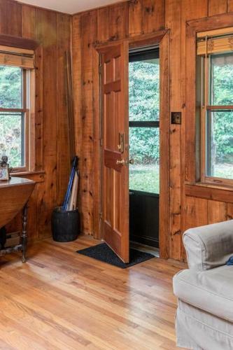 Apple Valley Cabin
