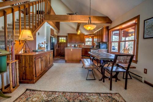 Lodge The Poplars At Bearwallow Mountain