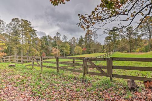 Apartamento Rustic Farm Stay In A Hendersonville Studio!