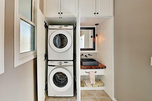 Jeter Mountain Manor