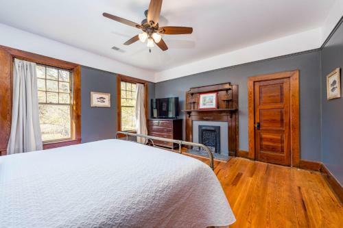 Spring Creek Farmhouse