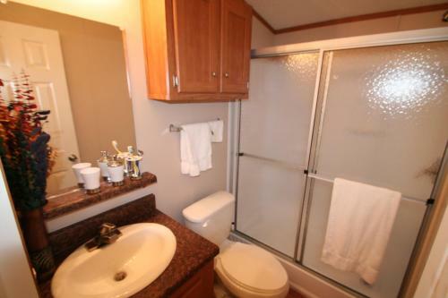 Hostal Eagle Ford Village Suites