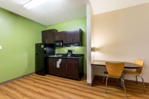 Hotel Studio 6 Kenedy