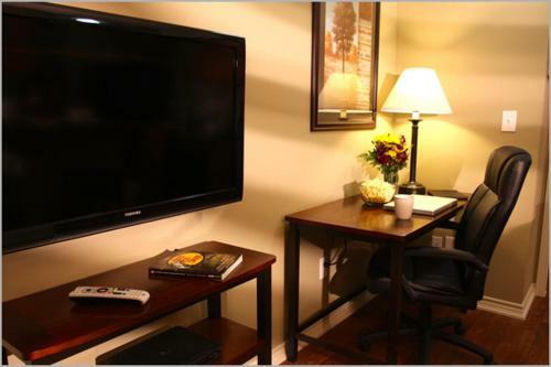 Hotel Eagles Den Suites At Kenedy