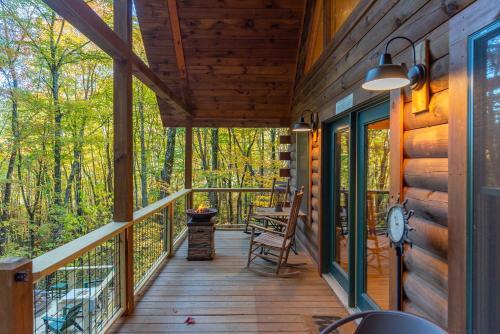 Candle Creek Lodge W/ Hot Tub!