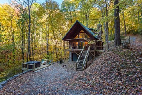 Candle Creek Lodge W/ Hot Tub!