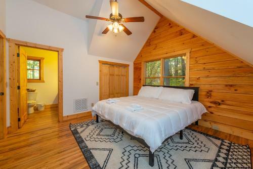 Candle Creek Lodge W/ Hot Tub!