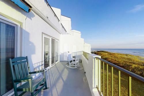 Bogue Shore Club 208