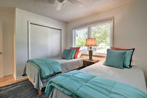 Oak Island Cottage Minutes To Long Beach!