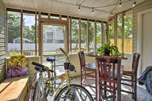 Oak Island Cottage Minutes To Long Beach!