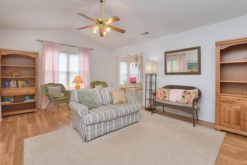 Cozy Coastal Cottage