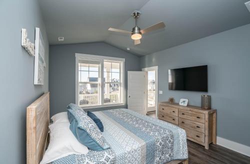Enjoy The Coastal Breeze In This Pet Friendly Home
