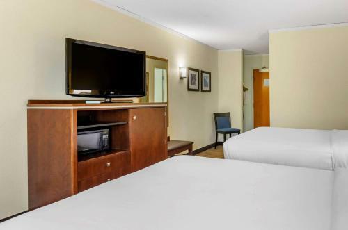Holiday Inn Express Hotel Roanoke-civic Center