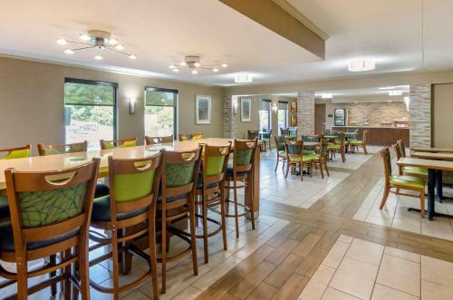 Holiday Inn Express Hotel Roanoke-civic Center