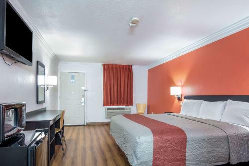 Motel 6 Marshall