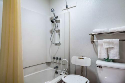 Motel 6 Marshall