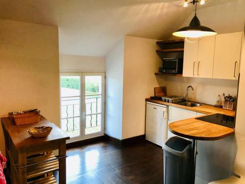 Bed & Breakfast Spacious Loft Style Suite Apartment