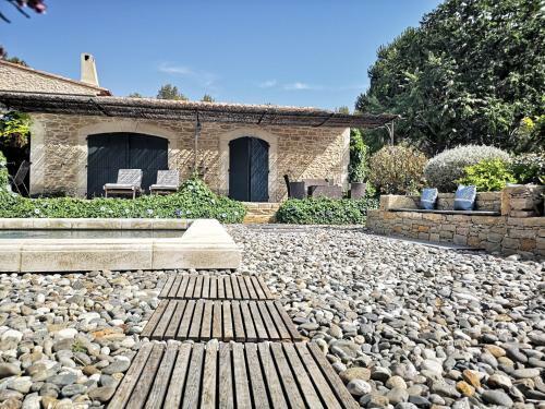 Hostal L'esquiro�