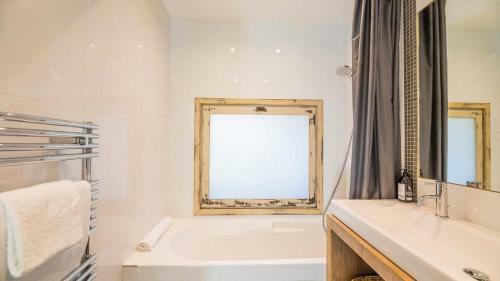 Apartamento All Recently Renewed With Clear Parquet And Modern Lighting