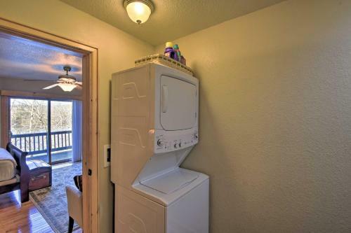 Spacious Lake Santeetlah Cottage With Lake Views!