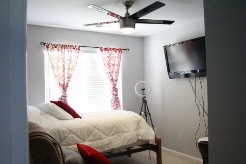 Modern, Stylish 3br Townhome In Raleigh! Townhouse