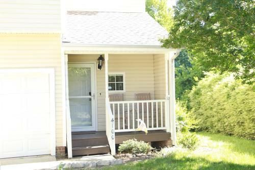 Modern, Stylish 3br Townhome In Raleigh! Townhouse
