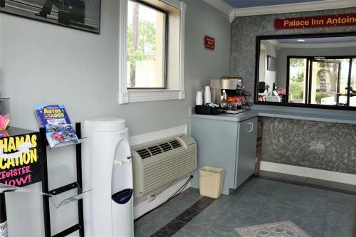 Motel Palace Inn Antoine