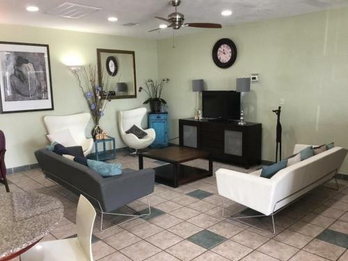 Hotel Houston Inn And Suites