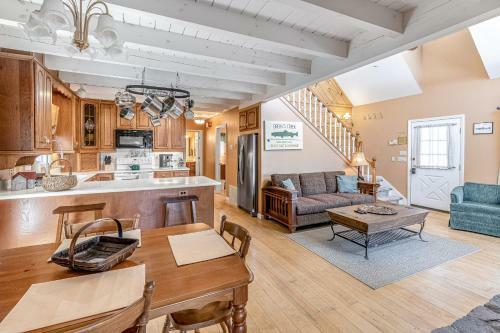 Greens Creek Lodge