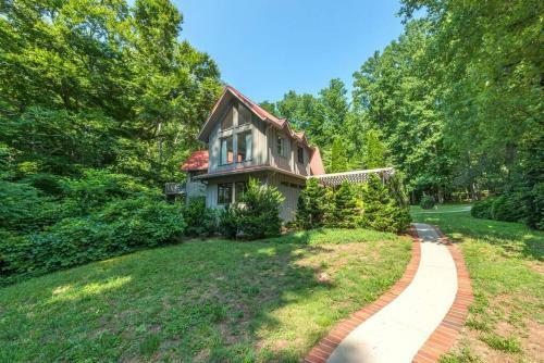 Waterfall Escape- Large Families & Guest House