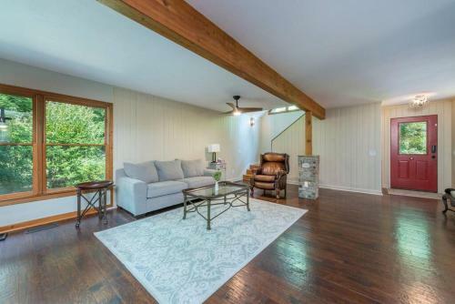 Waterfall Escape- Large Families & Guest House