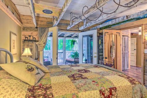 The Country Cottage In Union Mills With Pool!