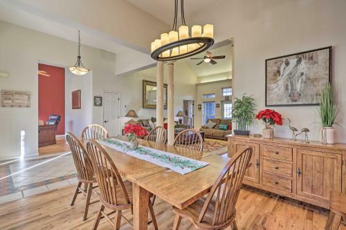Classy Home With Hot Tub And Mt Jefferson Views!