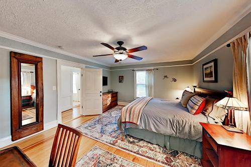 White Oak Manor