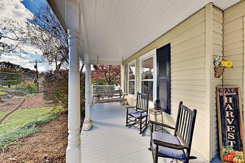 White Oak Manor