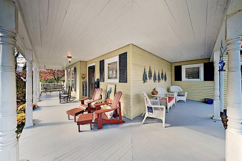 White Oak Manor