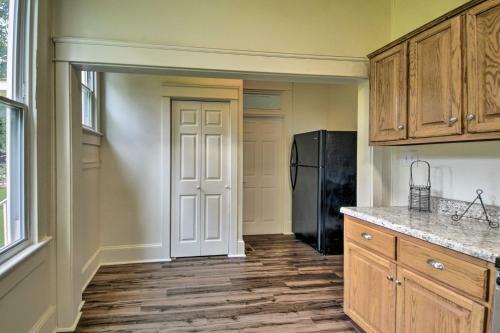 Stunning Southern Home Less Than 9 Miles To Beach!