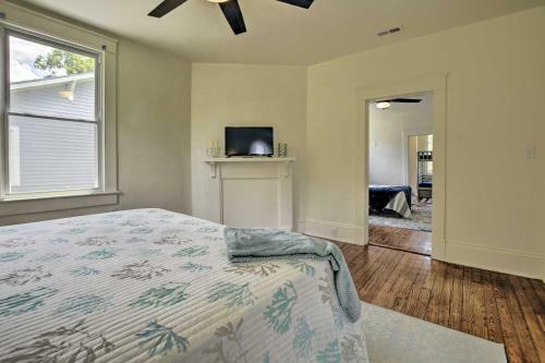 Stunning Southern Home Less Than 9 Miles To Beach!