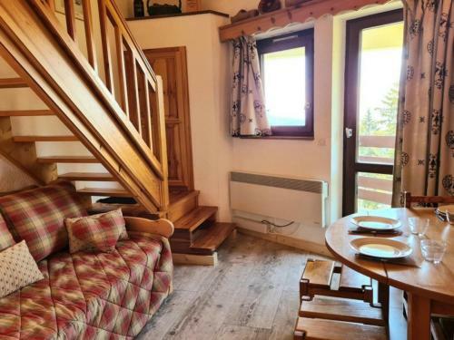 Apartamento Studio Montvalezan-la Rosi�re, 1 Pi�ce, 4 Personnes - Fr-1-275-107