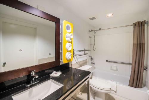 Motel New Six Inn And Suites