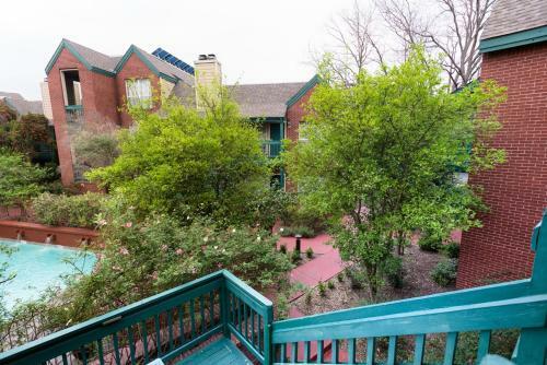 Hotel Habitat Suites
