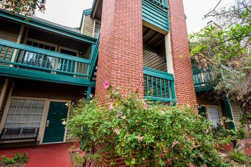 Hotel Habitat Suites