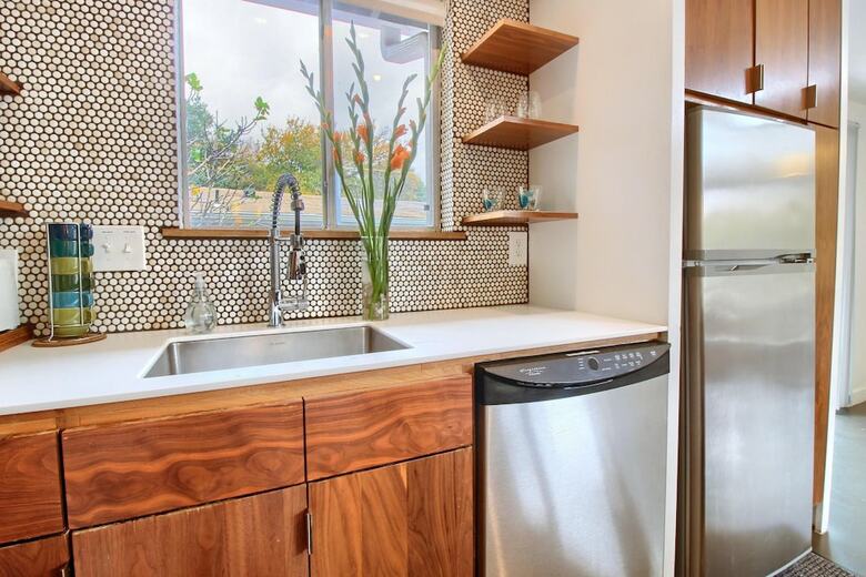Travis Heights Modern I