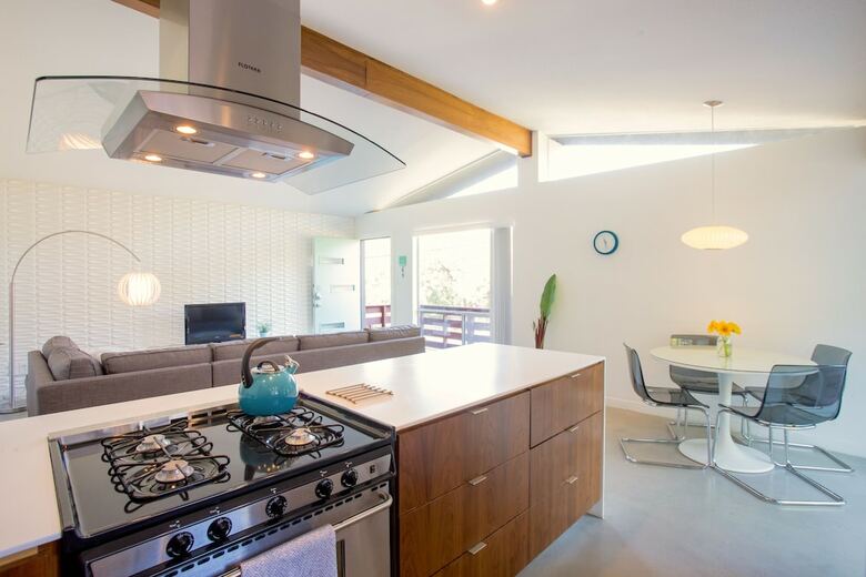 Travis Heights Modern I
